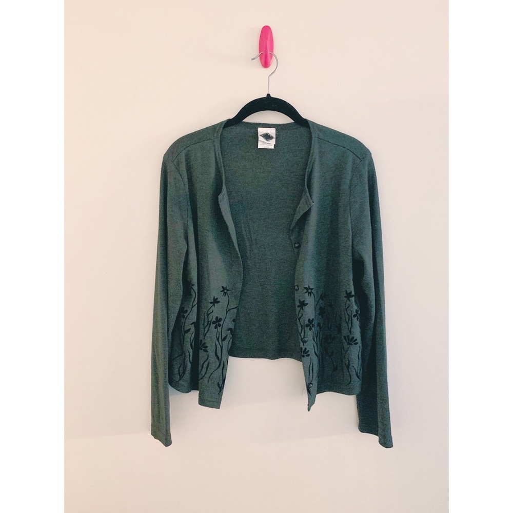 ✨ Vintage Grey + Black Floral Cardigan ✨